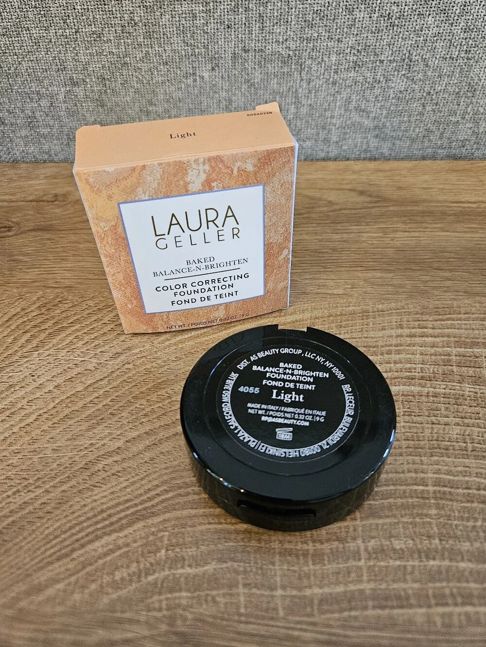 Laura Geller Baked Balance-N-Brighten Foundation - Light